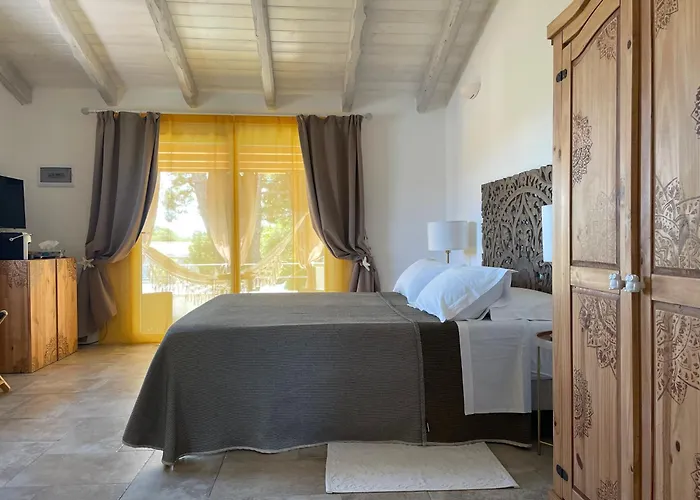 Sea בית הארחה 4*