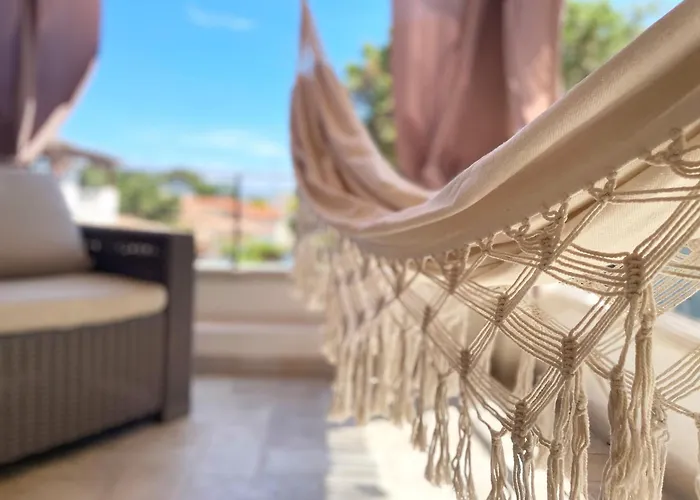 Sea בית הארחה